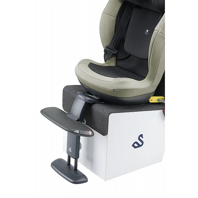 Universal footrest for Swandoo car seat