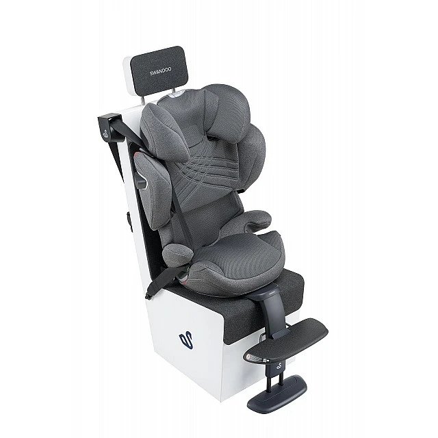Universal footrest for Swandoo car seat
