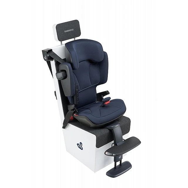 Universal footrest for Swandoo car seat