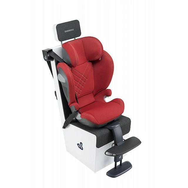 Universal footrest for Swandoo car seat