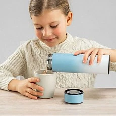 Children's cups and bottles