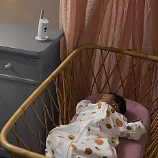 Philips Avent SCD953/26 digital video monitor with Full HD camera with night vision, 120° wide-angle lens, 4.3 inch color LCD screen, connection to mobile app
