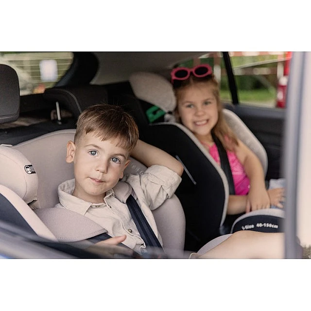 Lumi I-Size Child Car Seat Beige (40-150) Caretero
