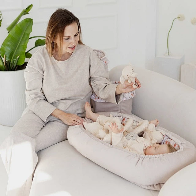 Baby nest field flowers beige 80X45 Sensillo