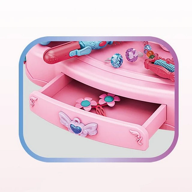 Beauty Studio with Princess Chair
