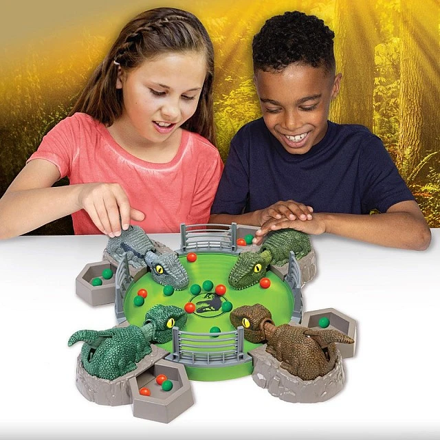 JURASSIC WORLD Game Hungry Dinosaurs