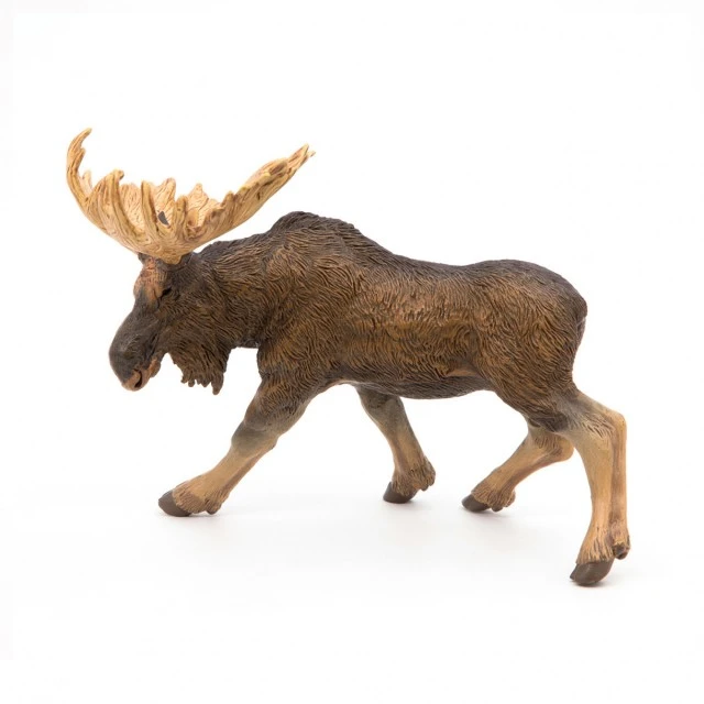 American moose figurine