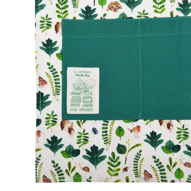 Apron in the garden
