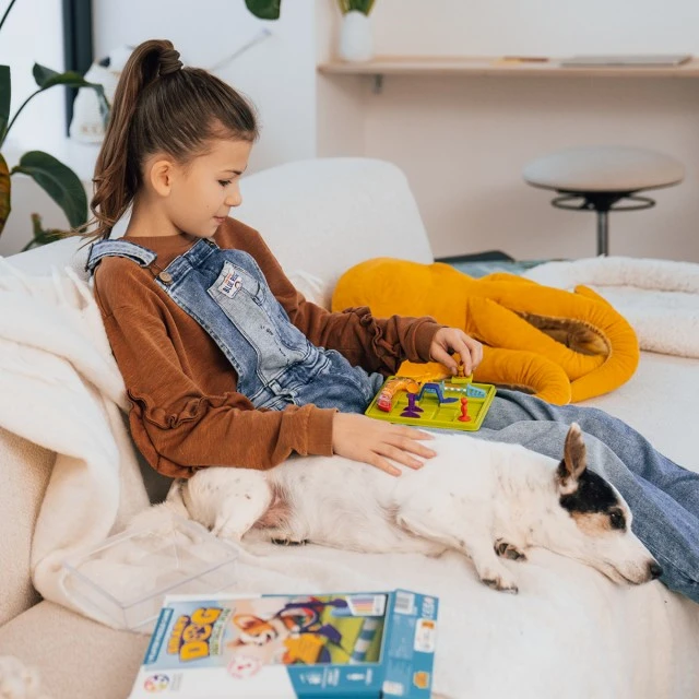 Puzzle game smart dog