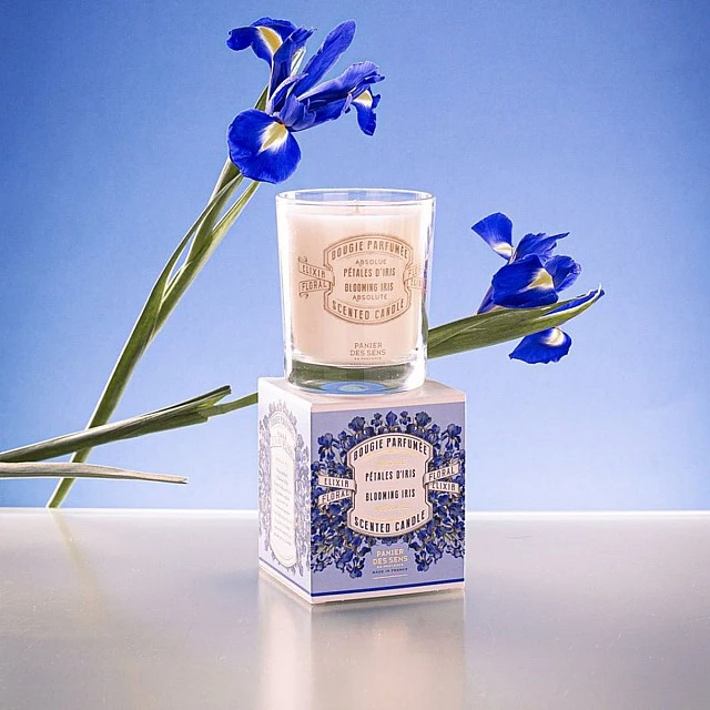 Scented candle 180g. blooming iris