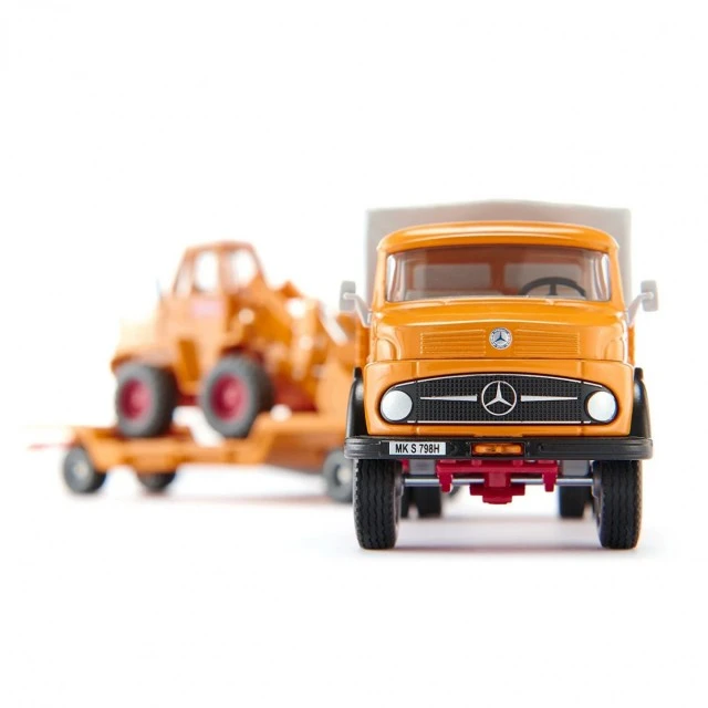 Играчка камион Mercedes-Benz 710 с челен товарач  Kramer 411Bölling