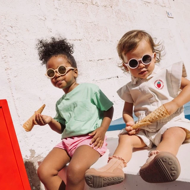 Children's round sunglasses from 0 to 2 years. Color pink