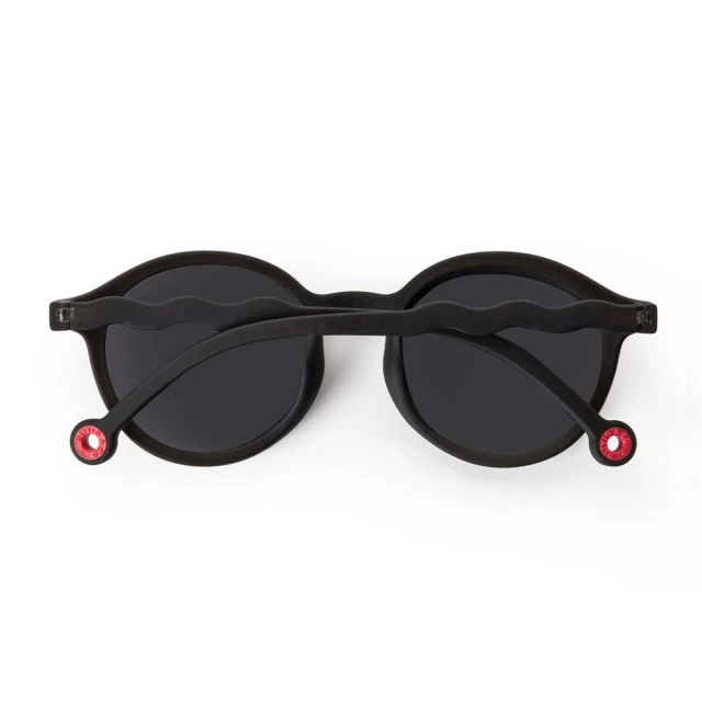 Children’s oval sunglasses from 3 to 5 years. Color black