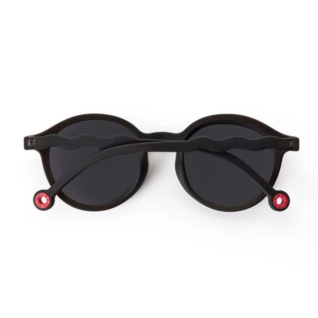 Children’s oval sunglasses from 5 to 12 years old. Color black