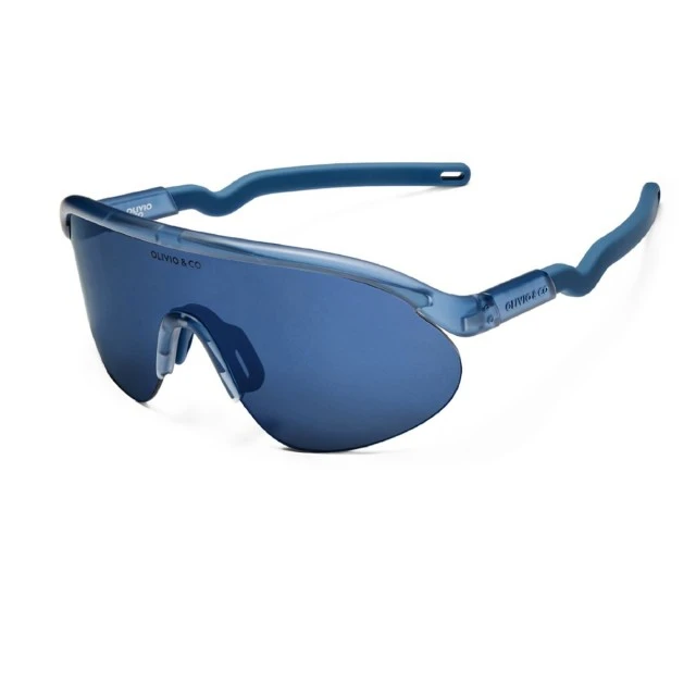 Children’s sports sunglasses from 7 to 12 years old. Color blue