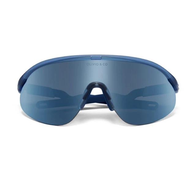 Children’s sports sunglasses from 7 to 12 years old. Color blue