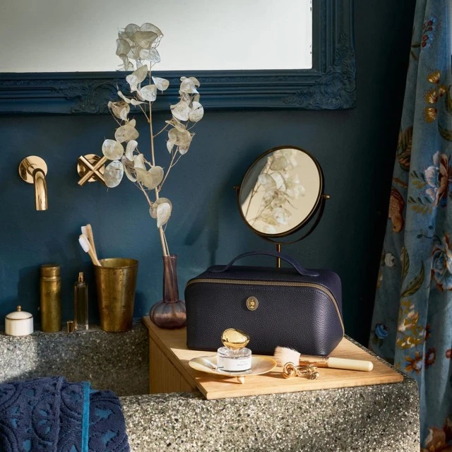 Cyrille cosmetic bag Color blue