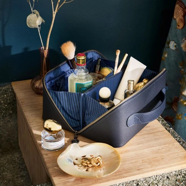 Cyrille cosmetic bag Color blue