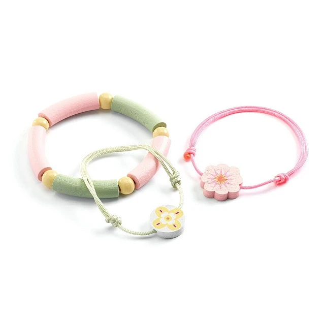 Exquisite box with 3 Cecil’s heart bracelets