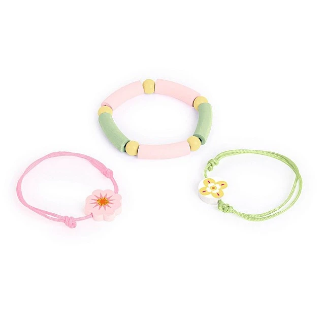 Exquisite box with 3 Cecil’s heart bracelets