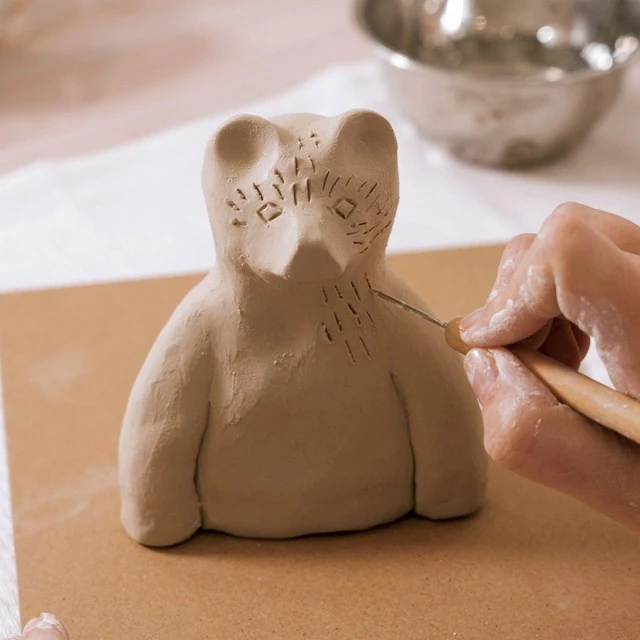 Atelier 84 clay modeling bear