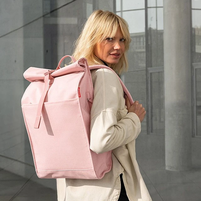 Urban rolltop backpack Reisenthel Color light pink