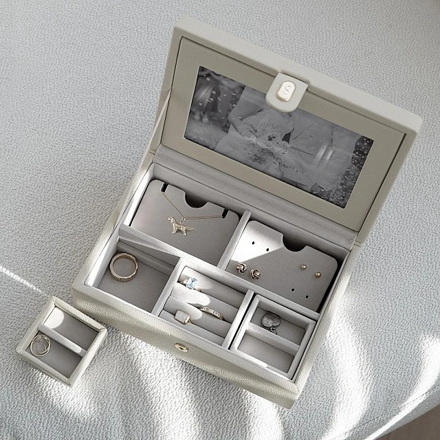 Малка луксозна кутия за бижута Memento с фоторамка Stackers Цвят бежово