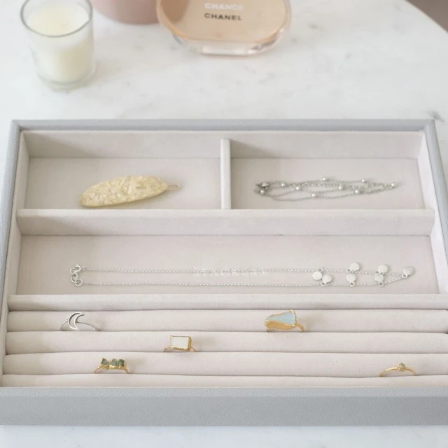 Jewelry box 4 sections Color gray
