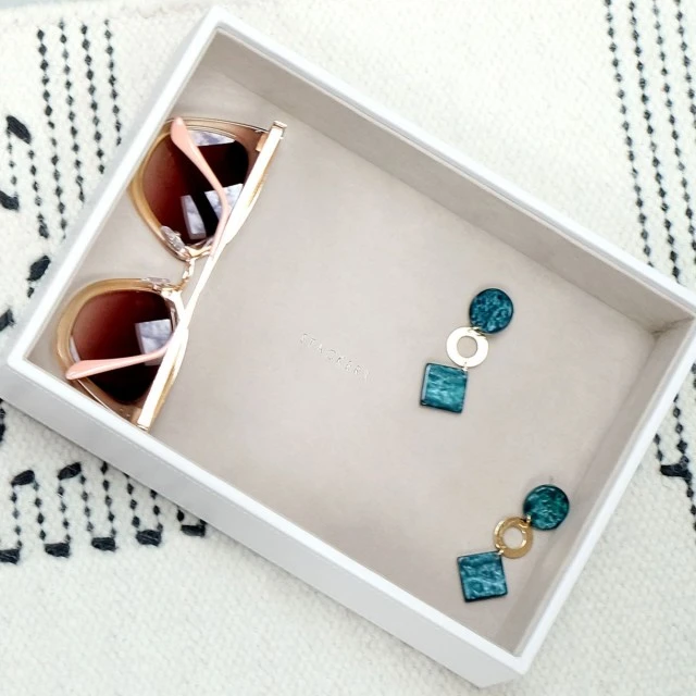 Deep jewelry box Color white