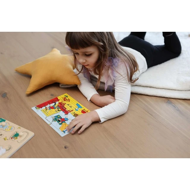 Pippy Tommy and Anika have fun wooden puzzle 30 pieces