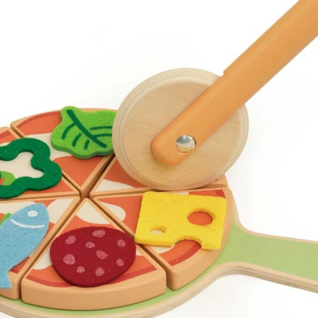 Wooden children’s pizza oven with accessories