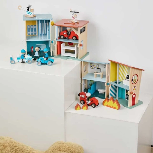 Children's wooden police station with accessories Classic World