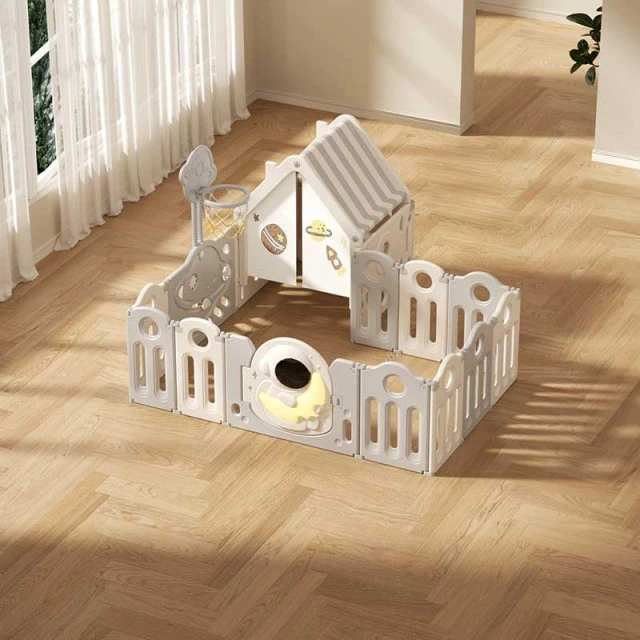 Children’s playhouse with fence and basketball hoop - Cosmonaut