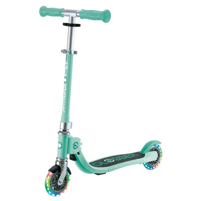 Детска сгъваема тротинетка с две светещи колела Globber Flow Foldable Junior - ментова