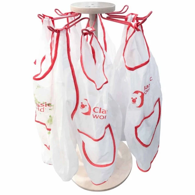 Children’s hanger for up to 8 painting aprons