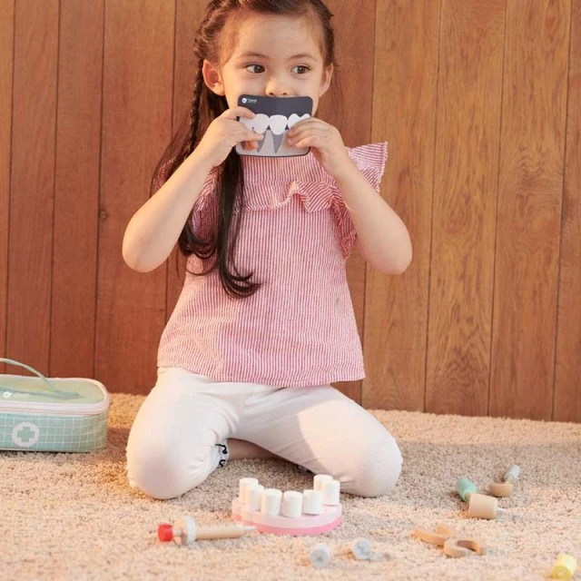 Children’s wooden set - The Little Dentist