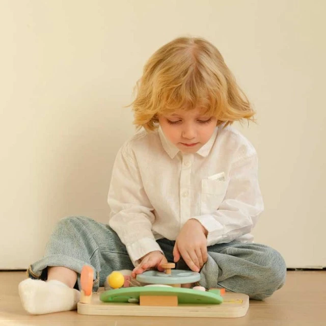 Multifunctional wooden steering wheel Classic World with activities for children over 2 years old