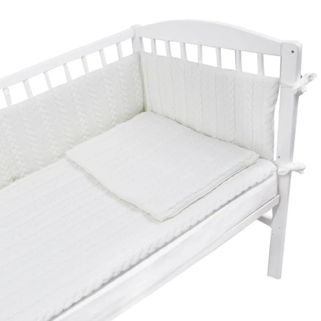 White knitted baby cot set