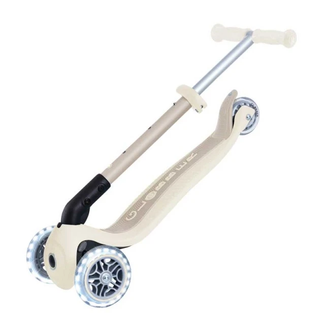 Сгъваема еко тротинетка с 3 колела GLOBBER JUNIOR FOLDABLE LIGHTS ECO - цвят кокос