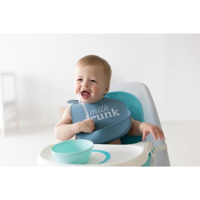 Pearhead Set of 2 silicone bibs - Milk Drunk