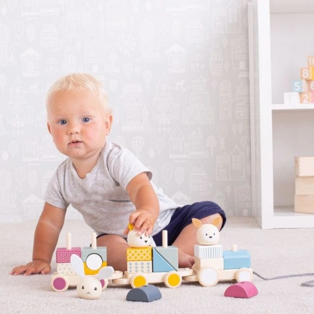 Wooden tow train with activities - Forest animals