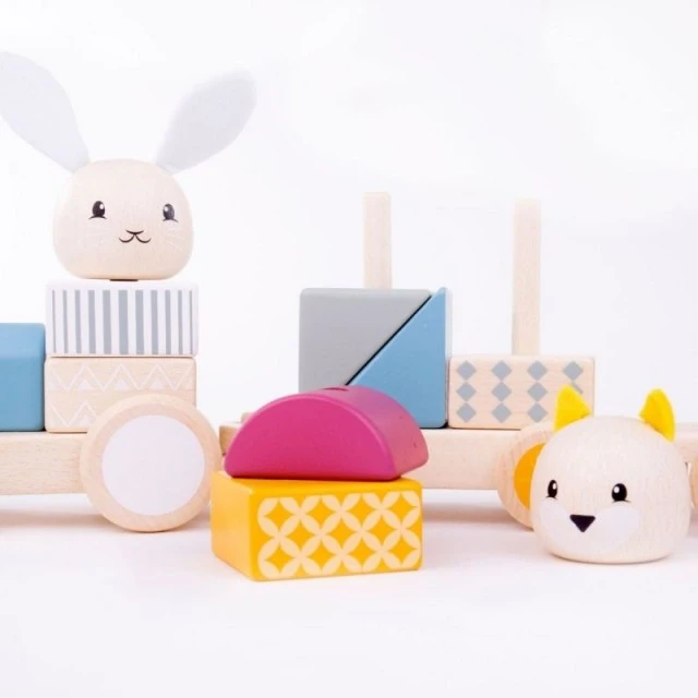 Wooden tow train with activities - Forest animals