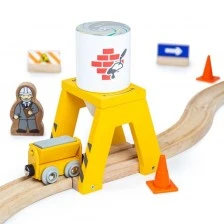 Wooden silo for cement