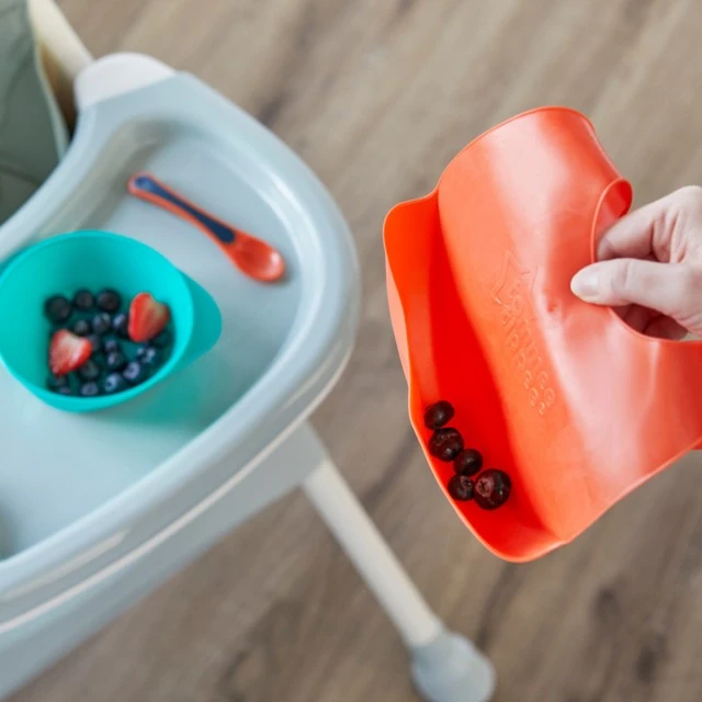 Tommee Tippee roll-up bib 6m+, orange