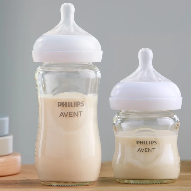 Gift set for baby Natural Response SCD878/11 with 3 glass bottles and a pacifier 0m+