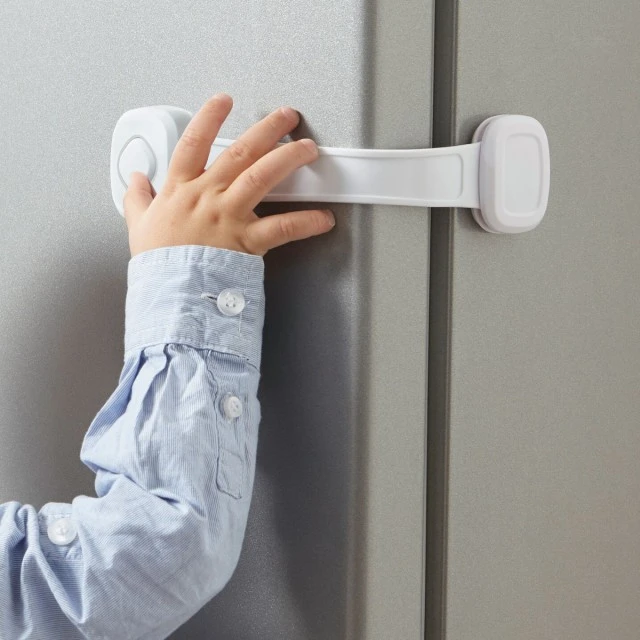 SAFETY 1st Multifunctional locking device with secret button