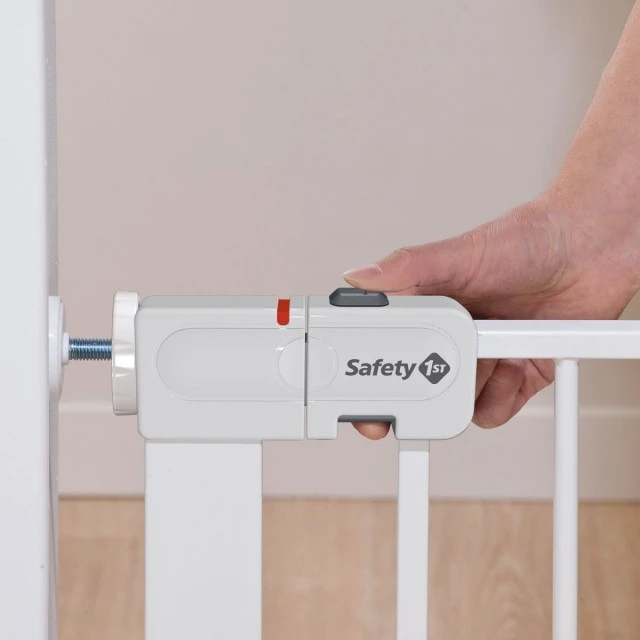 SAFETY 1st universal metal safety gate with auto close white
