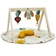 Активна гимнастика Tiny Love Luxe Gymini от Еко серията Garden of Adventures, с кръгло килимче с диаметър 90 см, дървена арка, 3 играчки и възглавница за игра по корем, 0м+