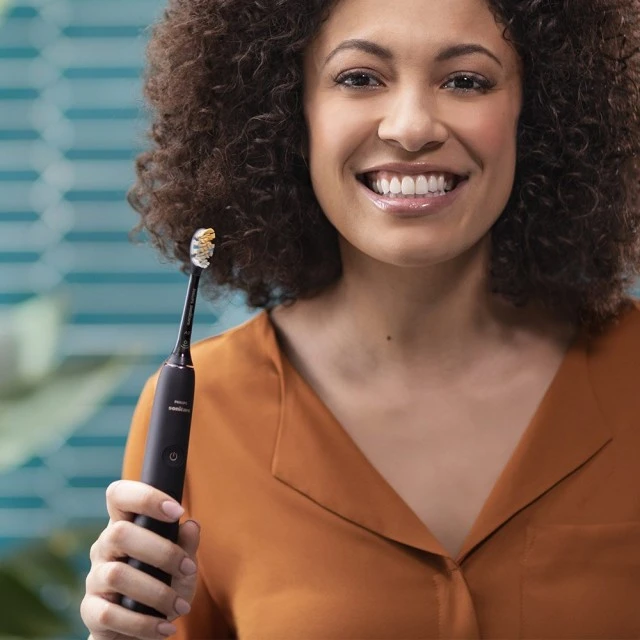 Звукова електрическа четка Philips Sonicare DiamondClean 9000 HX9911/17, с глава „всичко в едно“ A3 Premium, 4 режима, 3 интензитета, калъф с USB зареждане, Bluetooth