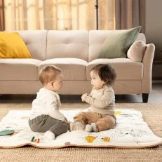 Меко, подплатено бебешко килимче за игра Tiny Love Soft Super Mat от серията Garden of Adventures, размер 125.5х110 см, 9 увлекателни активности за развитие, 0м+